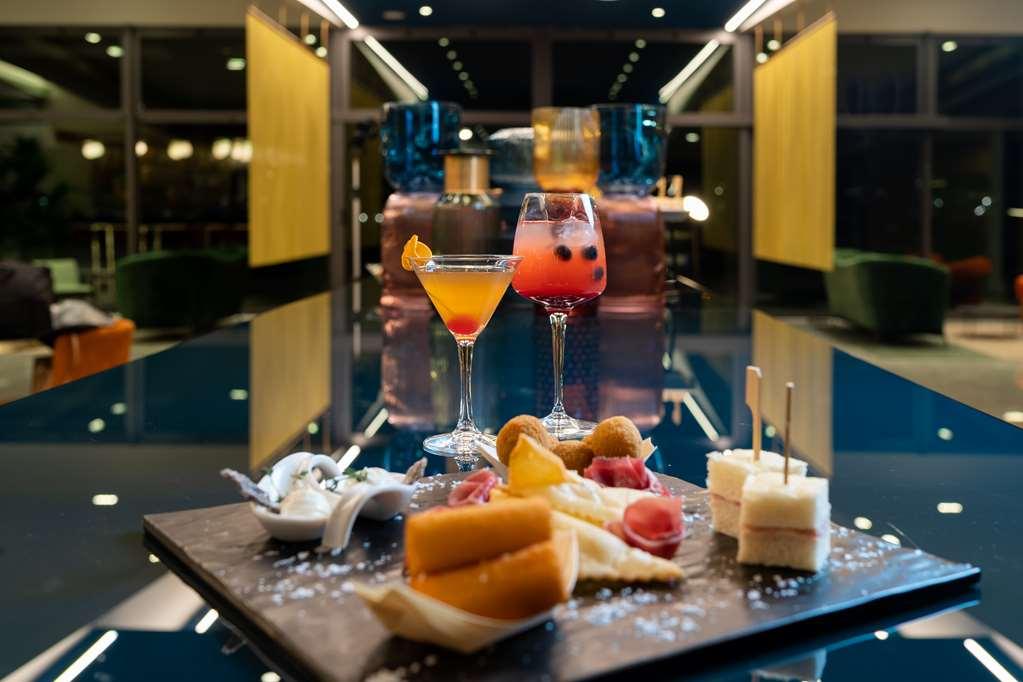 Doubletree By Hilton Milan Malpensa Solbiate Olona Hotel Étterem fotó